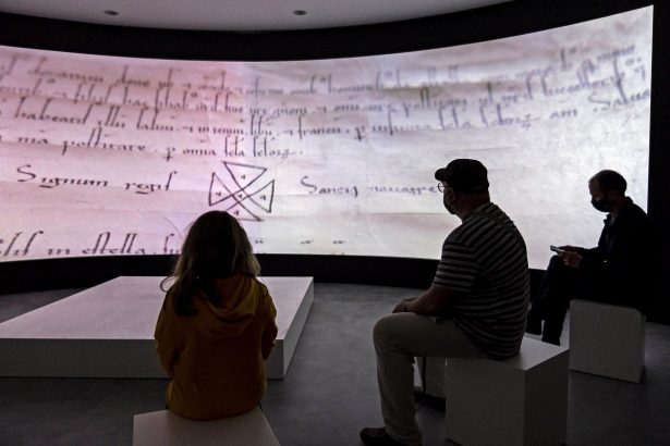 *A: MONTXO A.G.
*F: 2020-09-18
*L: ESTELLA
*T: APERTURA/INAUGURACION DEL CENTRO DE INTERPRETACION DE LA CIUDAD
*P: