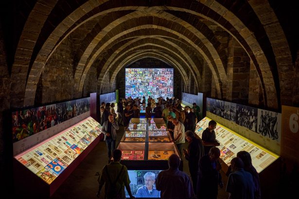 A: J.P. Urdíroz
F: 14-06-2024
P: 
L: Pamplona. Archivo General de Navarra.
T: Exposición Rockanrolari, con nuevos fondos llegados al archivo.